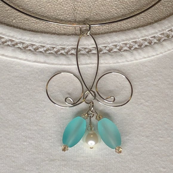 Lovely Silver Plated Trinity Pendant Necklace - Handmade - Picture 1 of 3